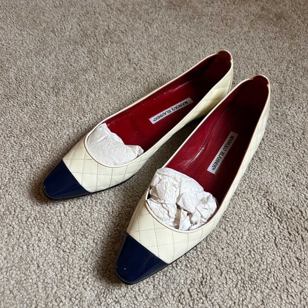 Manolo Blahnik Women’s Shoes (flats)